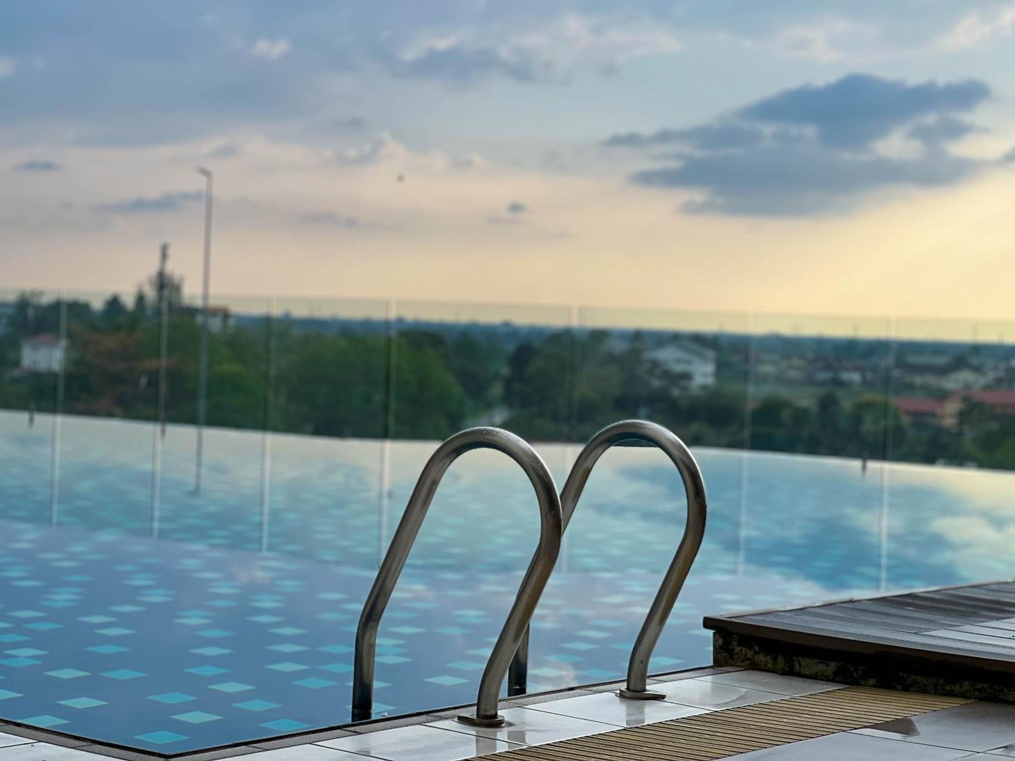 Modern Muji Home Retreat Near Taiping Lake Garden With Free Netflix Exterior photo