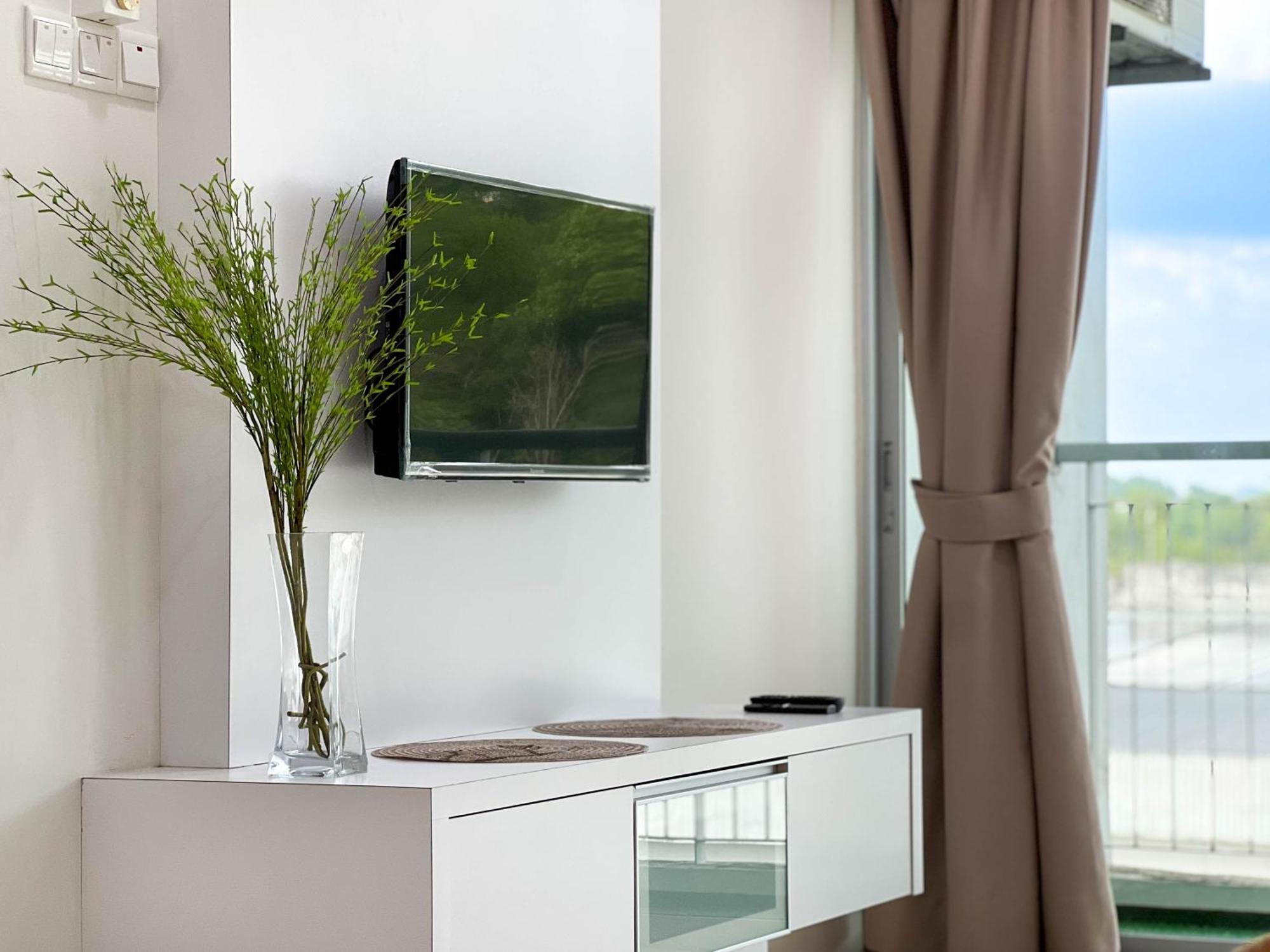 Modern Muji Home Retreat Near Taiping Lake Garden With Free Netflix Exterior photo